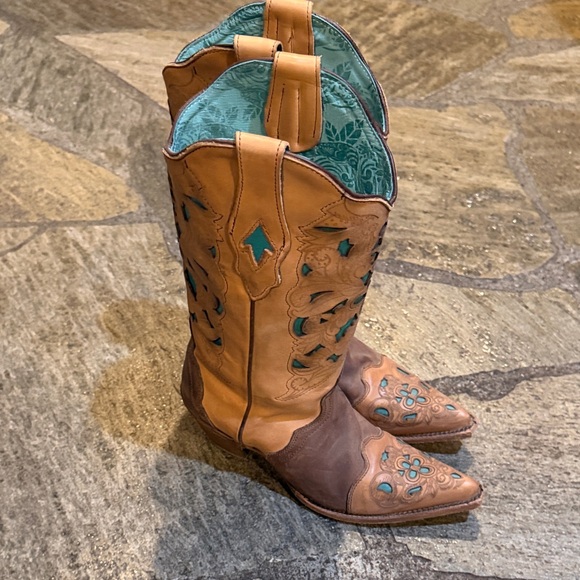 Corral Boots Shoes - Elegant Tan and Brown Embroidered Heeled Boots